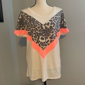 Chevron leopard top